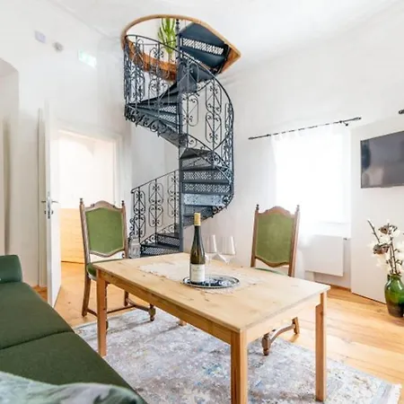 Residenz Schloss Poeggstall * Poggstall