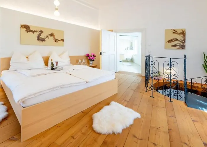 Appartement Residenz Schloss Poeggstall *