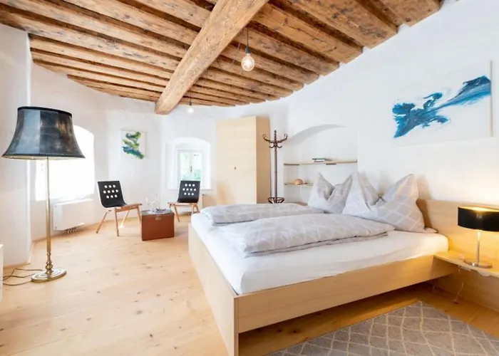 Residenz Schloss Poeggstall *